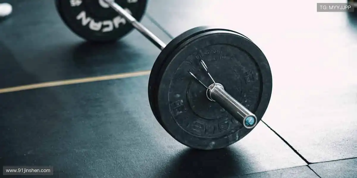 球迷专属装备库，限量潮品一键收藏！🎁